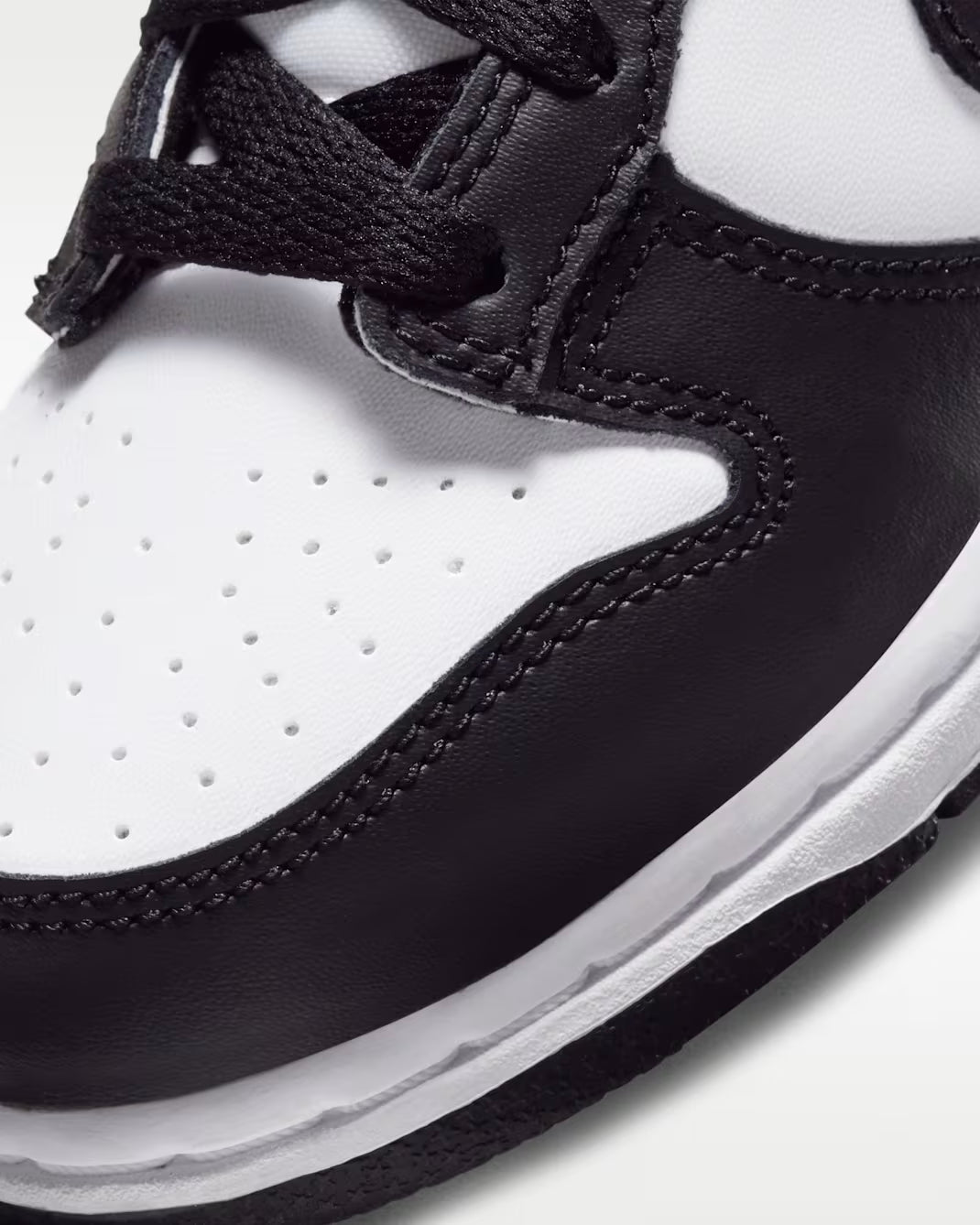 Nike Dunk Low 'Panda'