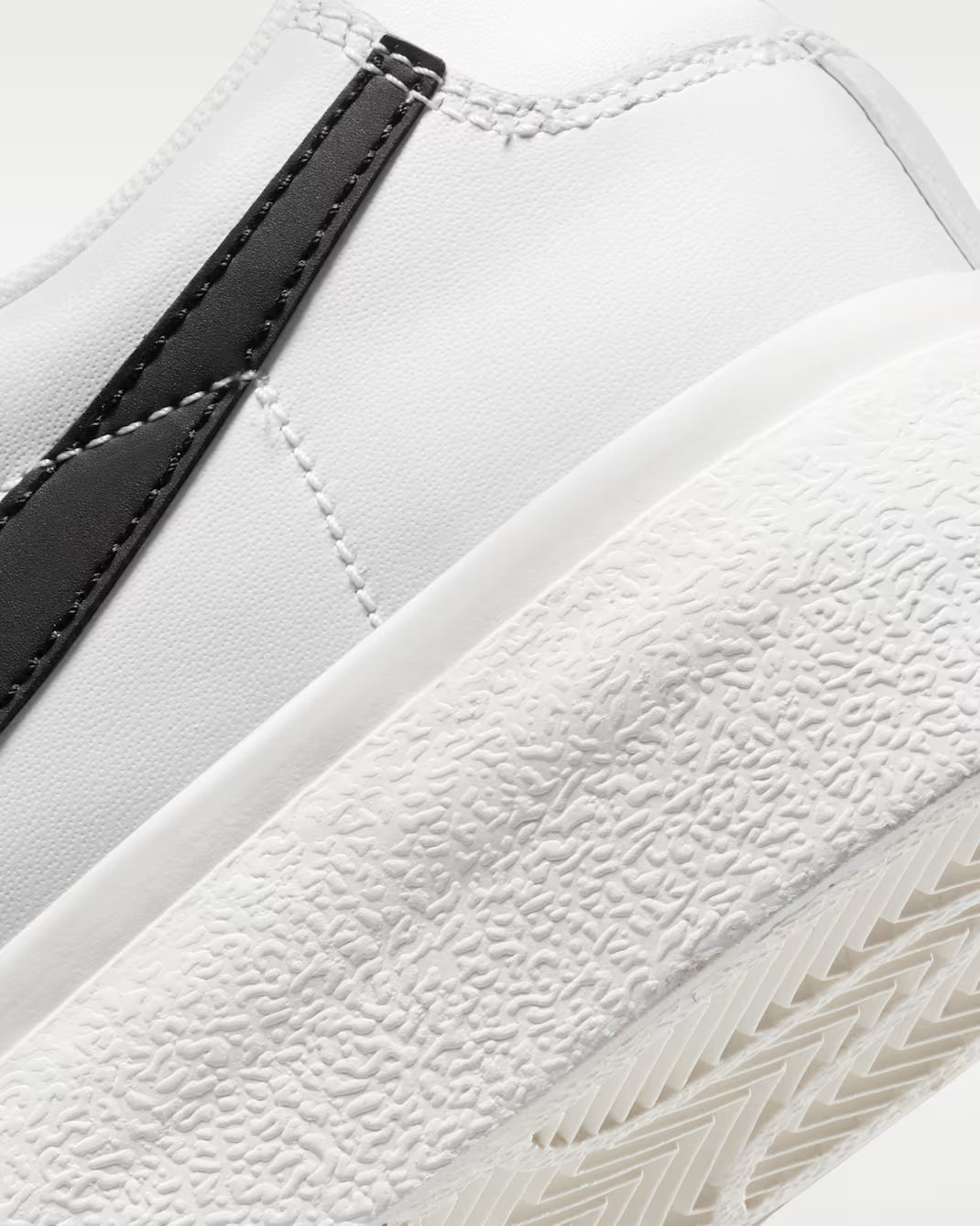 Nike Blazer Low 'White/Black'